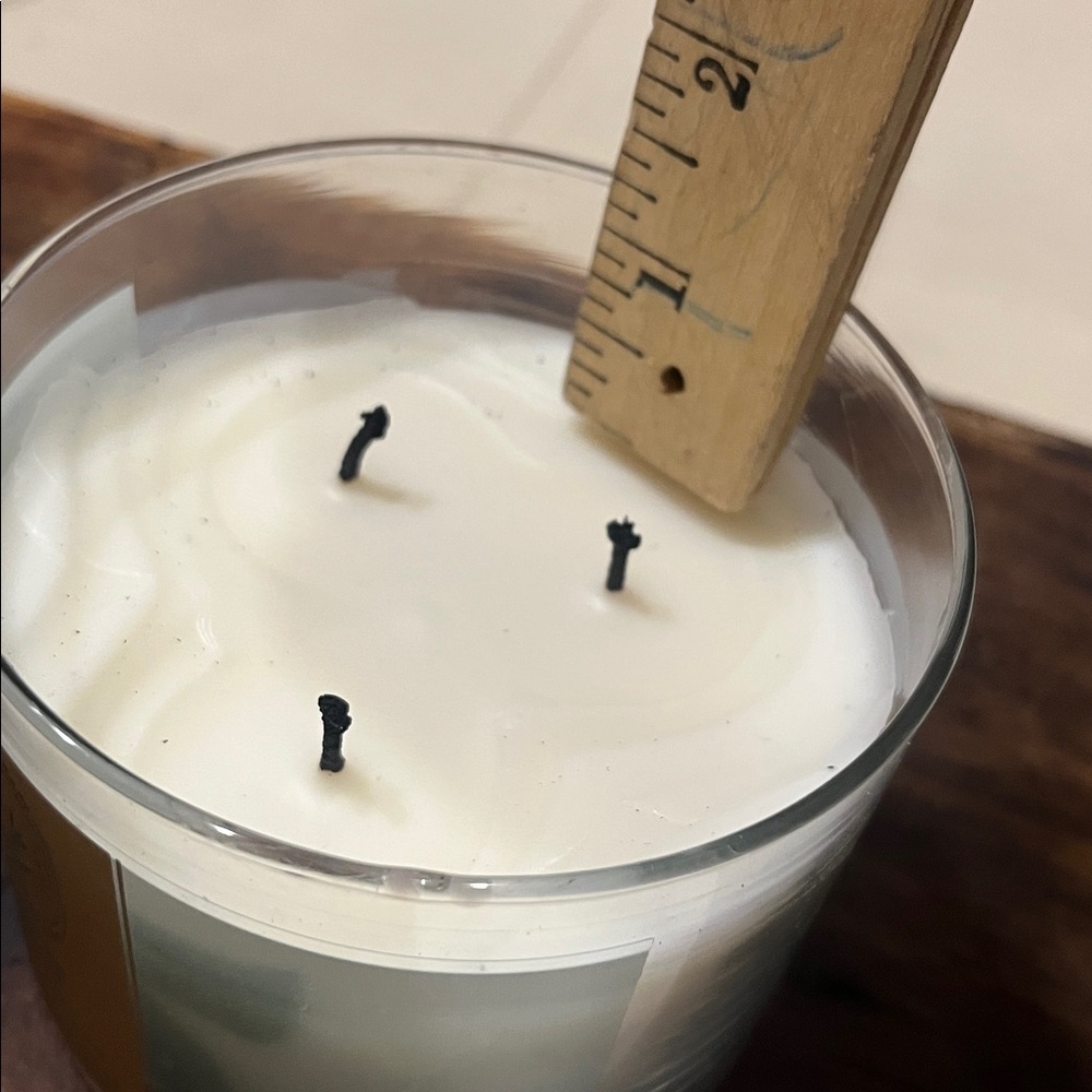 Bath & Body Works Aromatherapy Stress Relief Eucalyptus Spearmint 3 Wick Candle - Picture 5 of 7